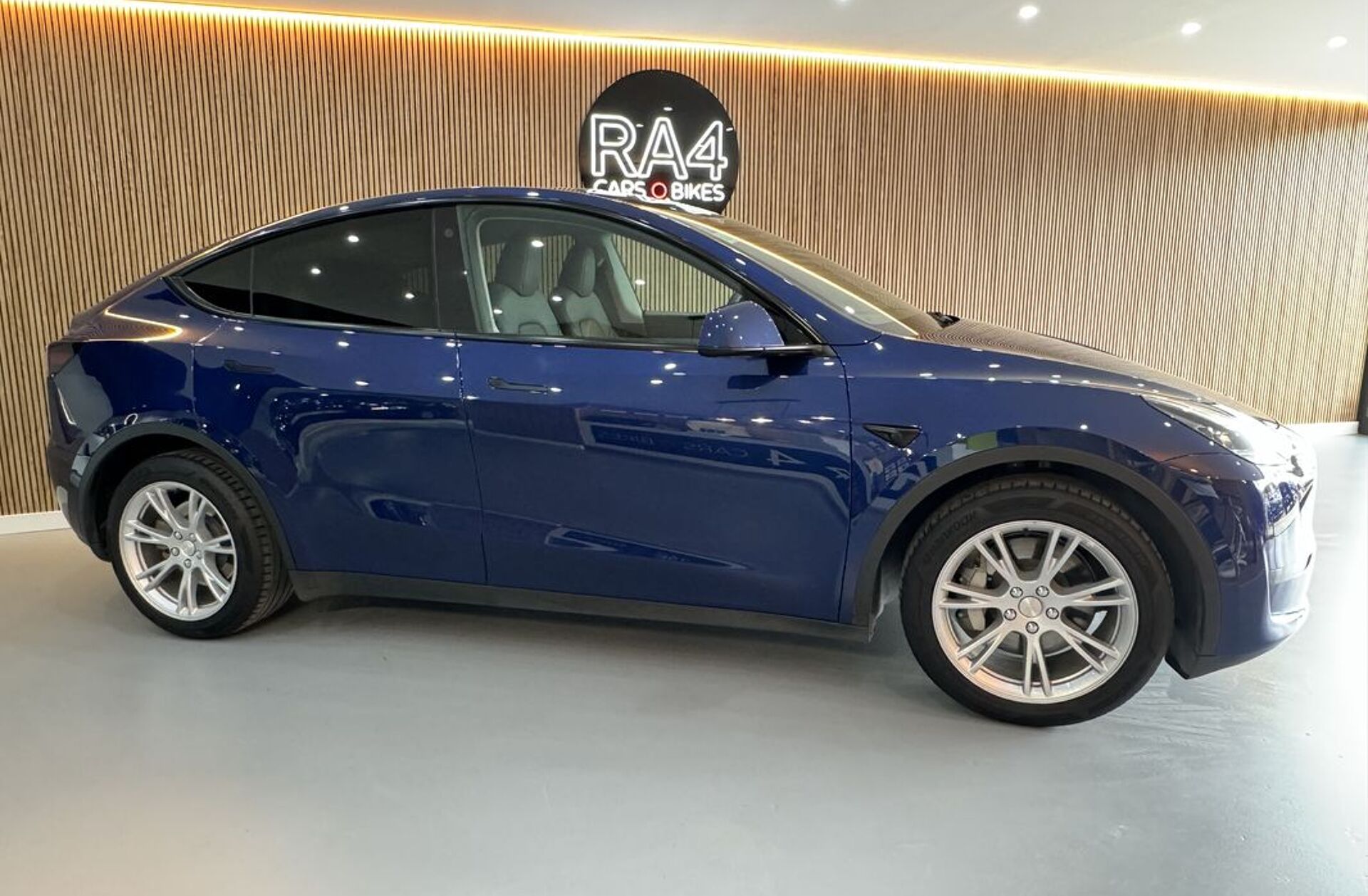 TESLA Model Y Tração Traseira