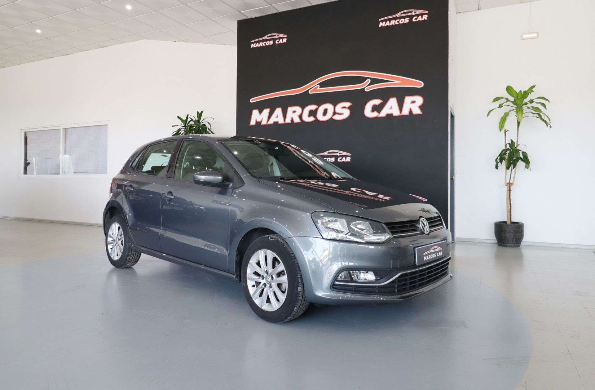 VOLKSWAGEN Polo 1.0 Confortline