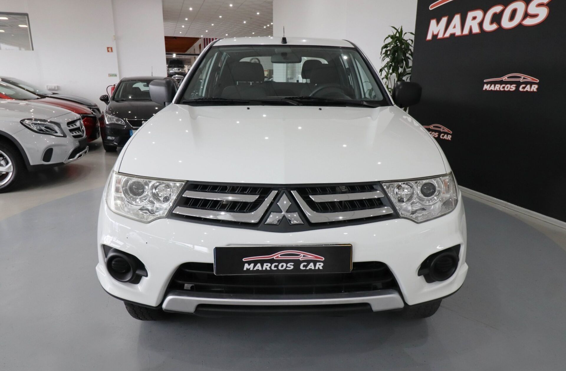 MITSUBISHI L 200 2.5 DI-D CD Inv.AC 4WD