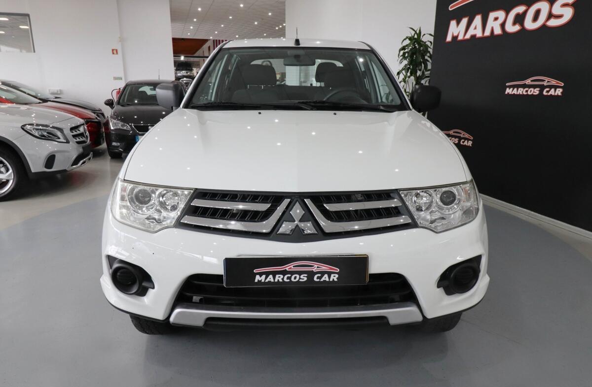 MITSUBISHI L 200 2.5 DI-D CD Inv.AC 4WD