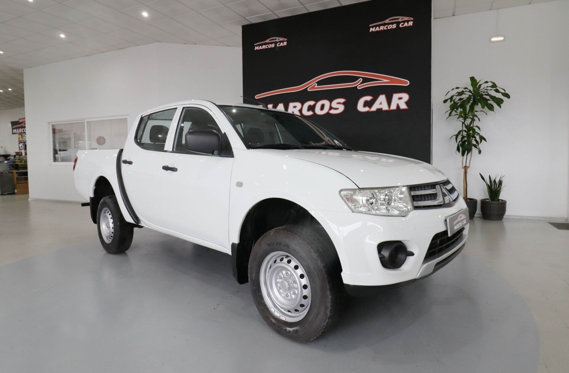 MITSUBISHI L 200 2.5 DI-D CD Inv.AC 4WD