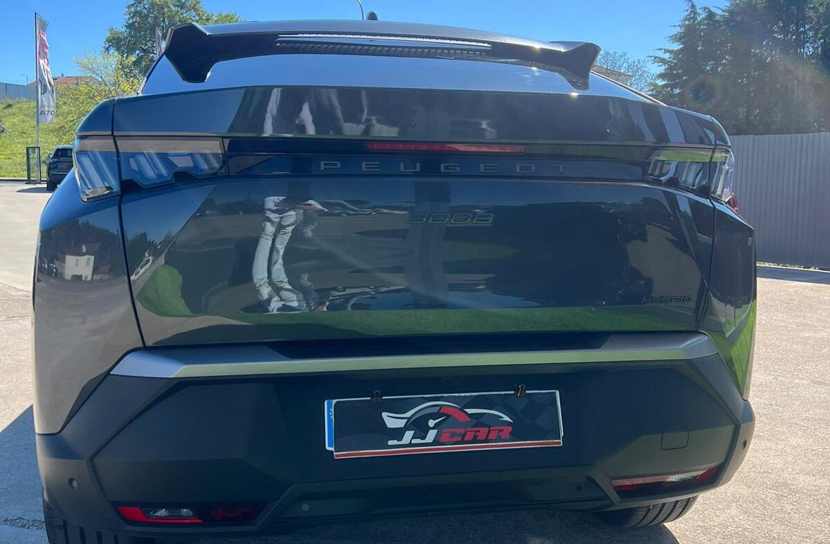 PEUGEOT 3008 1.2 Hybrid Allure e-DCS6