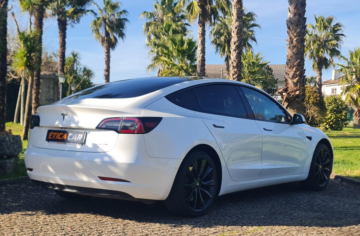 TESLA Model 3 Long-Range Dual Motor AWD