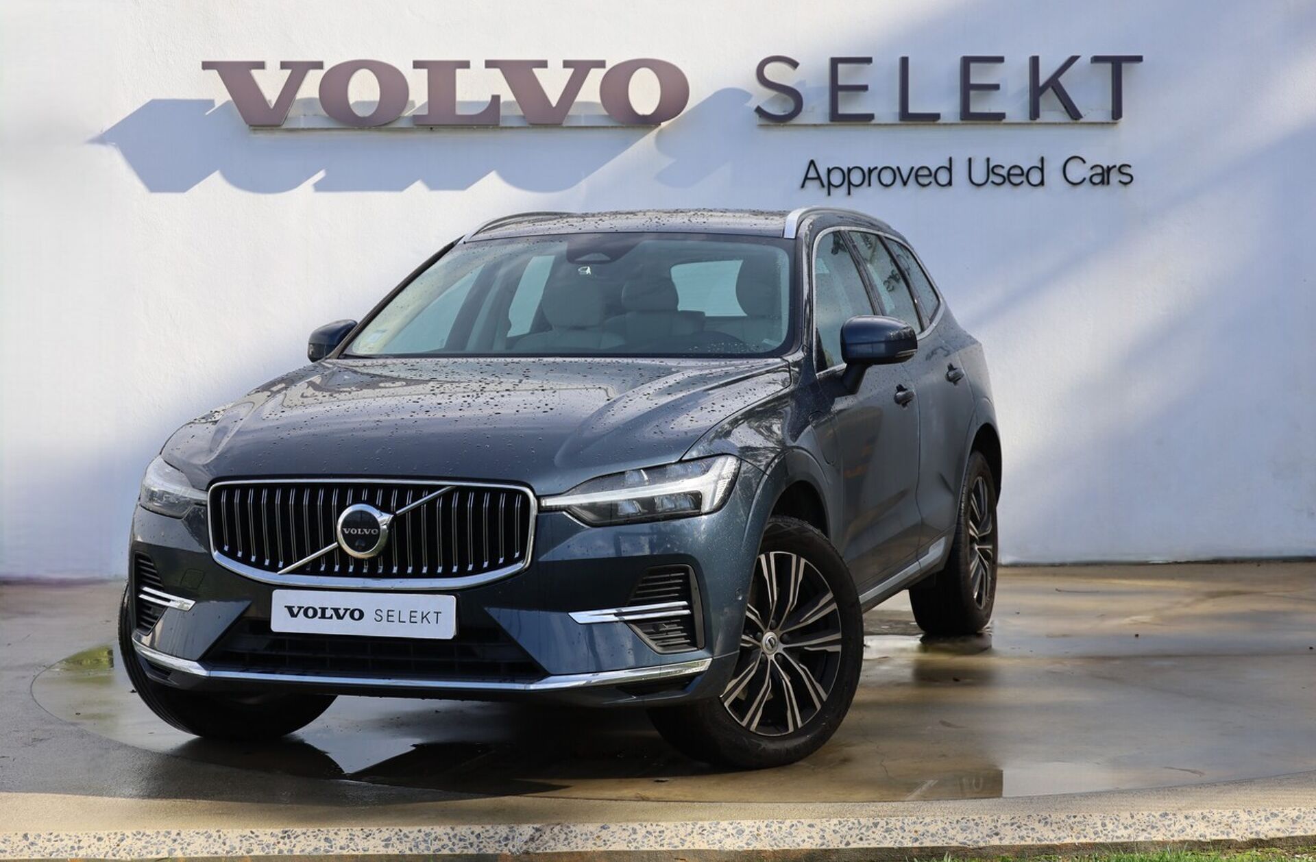 VOLVO XC60 2.0 T6 PHEV Inscription AWD