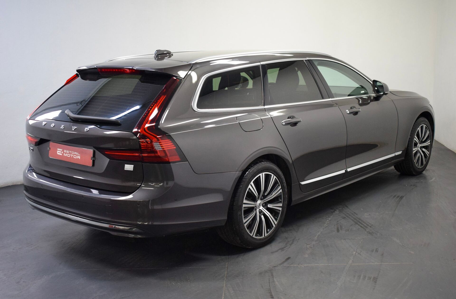 VOLVO V90 2.0 T8 PHEV Inscription Expression AWD