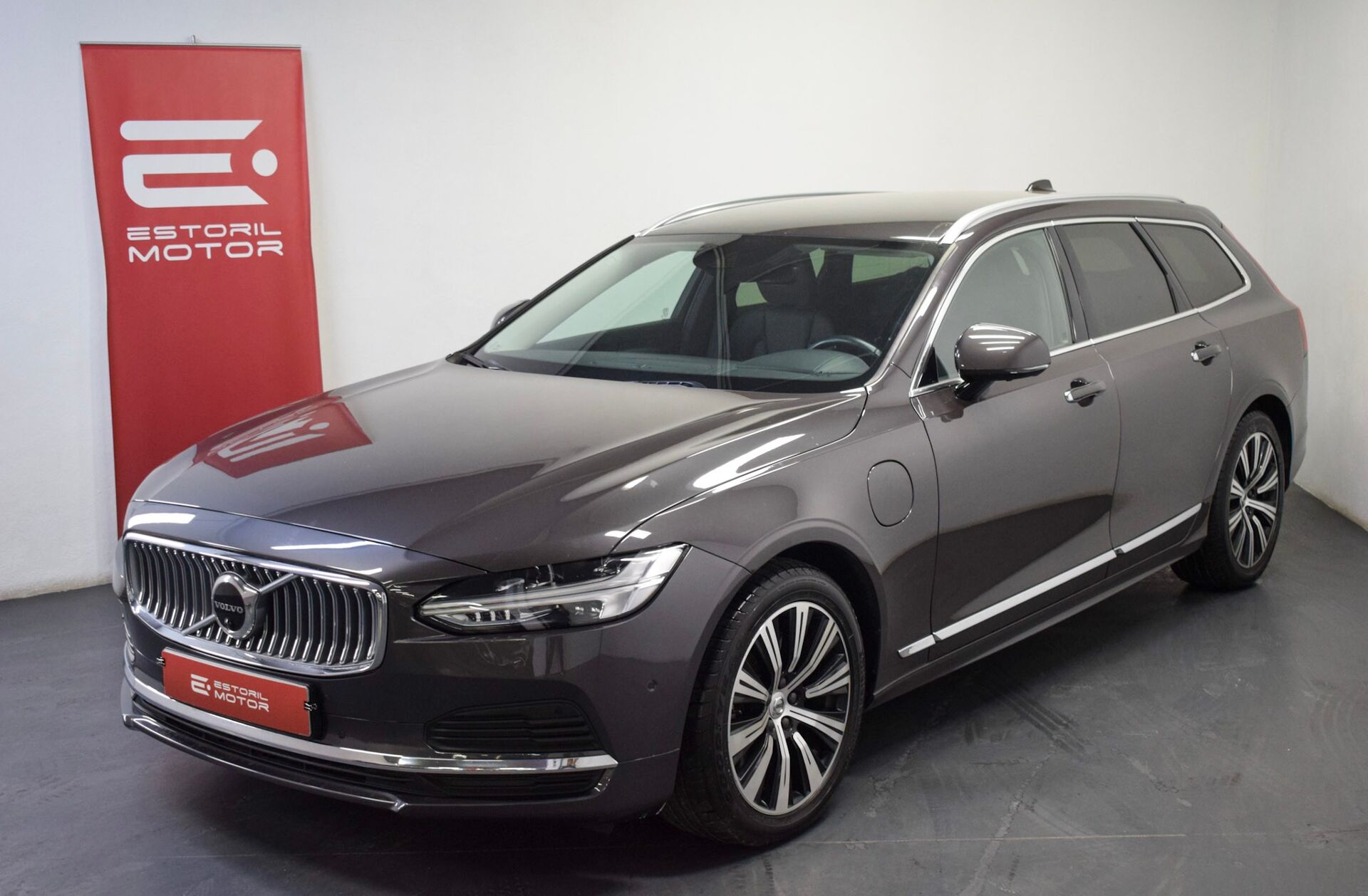 VOLVO V90 2.0 T8 PHEV Inscription Expression AWD