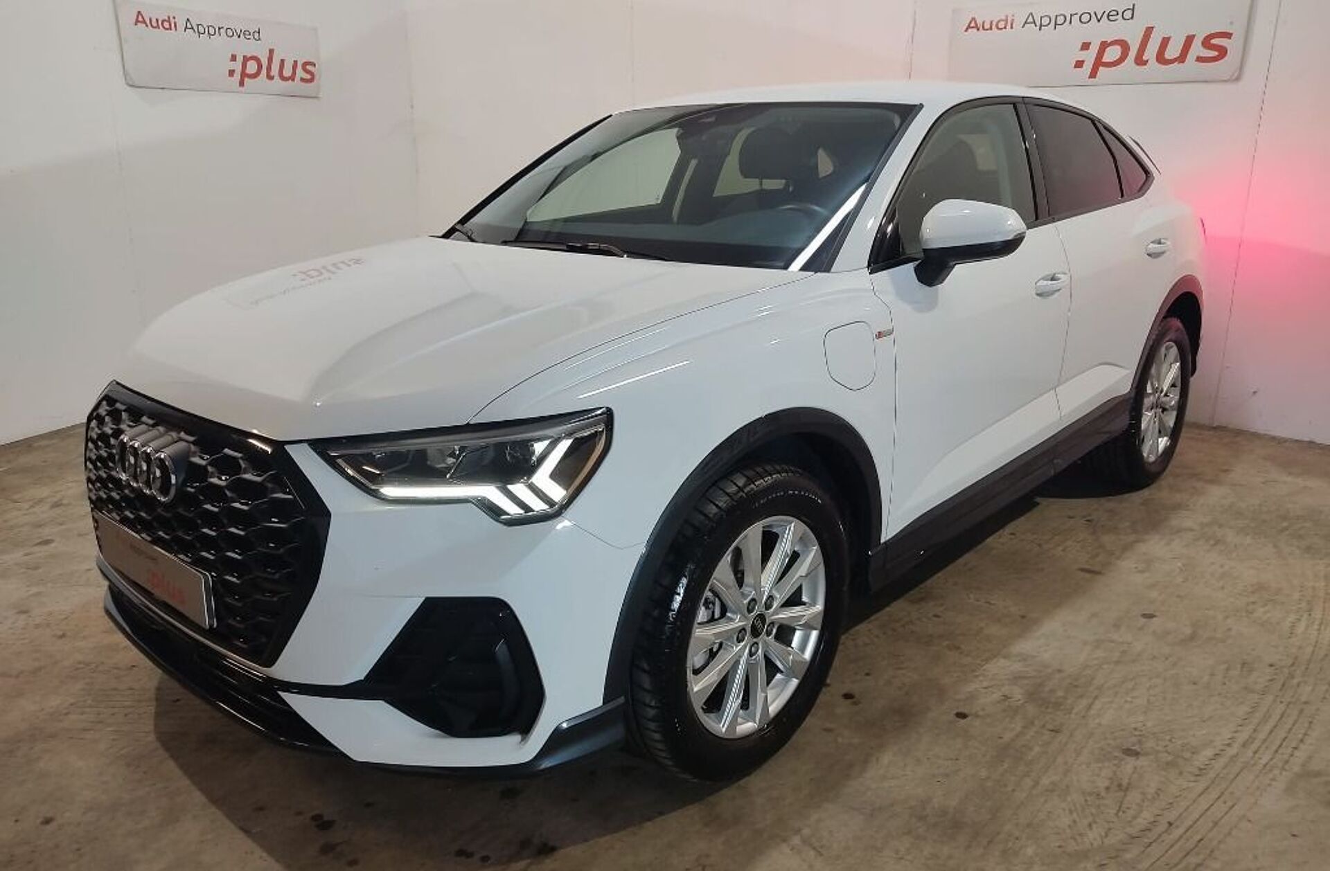 AUDI Q3 45 TFSIe S line S tronic