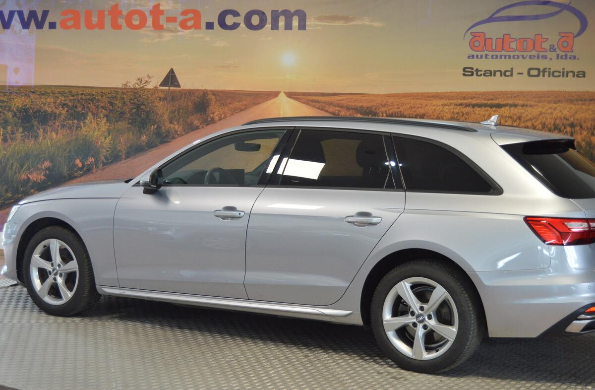 AUDI A4 40 TDI Advanced S tronic