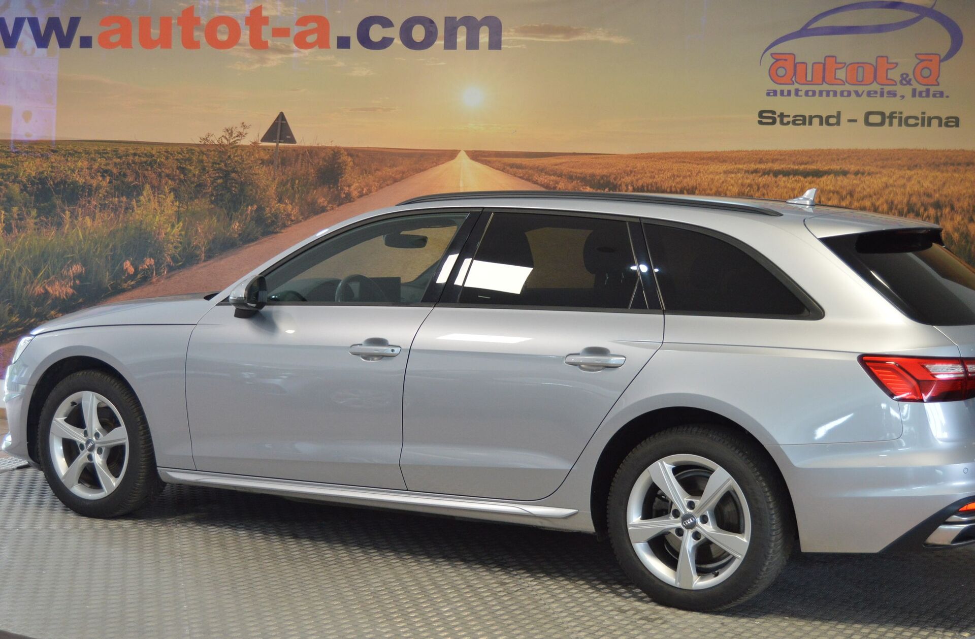 AUDI A4 40 TDI Advanced S tronic