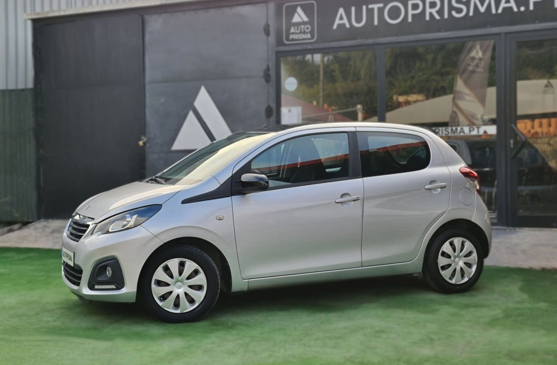 PEUGEOT 108 1.0 VTi Allure