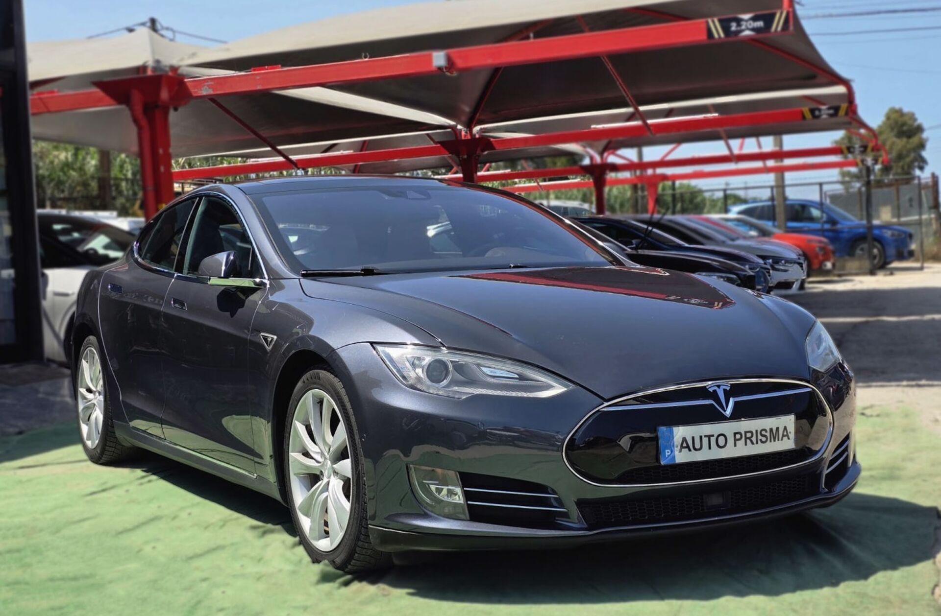 TESLA Model S 85D