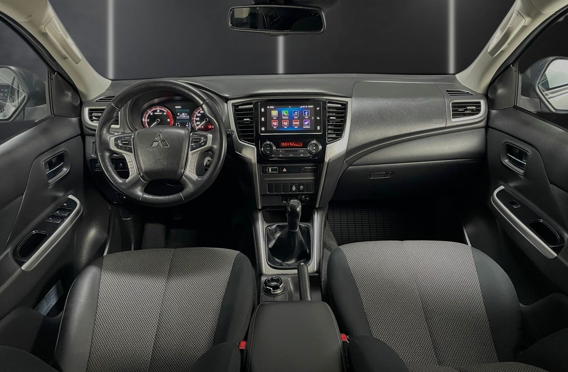 MITSUBISHI L 200 2.3 DI-D Strakar Space Cab Connect Edition 4WD