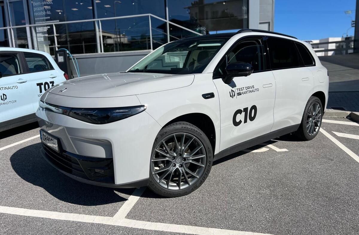 LEAPMOTOR C10 28.4 kWh REEV Design