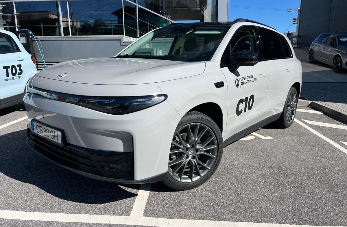 LEAPMOTOR C10 28.4 kWh REEV Design