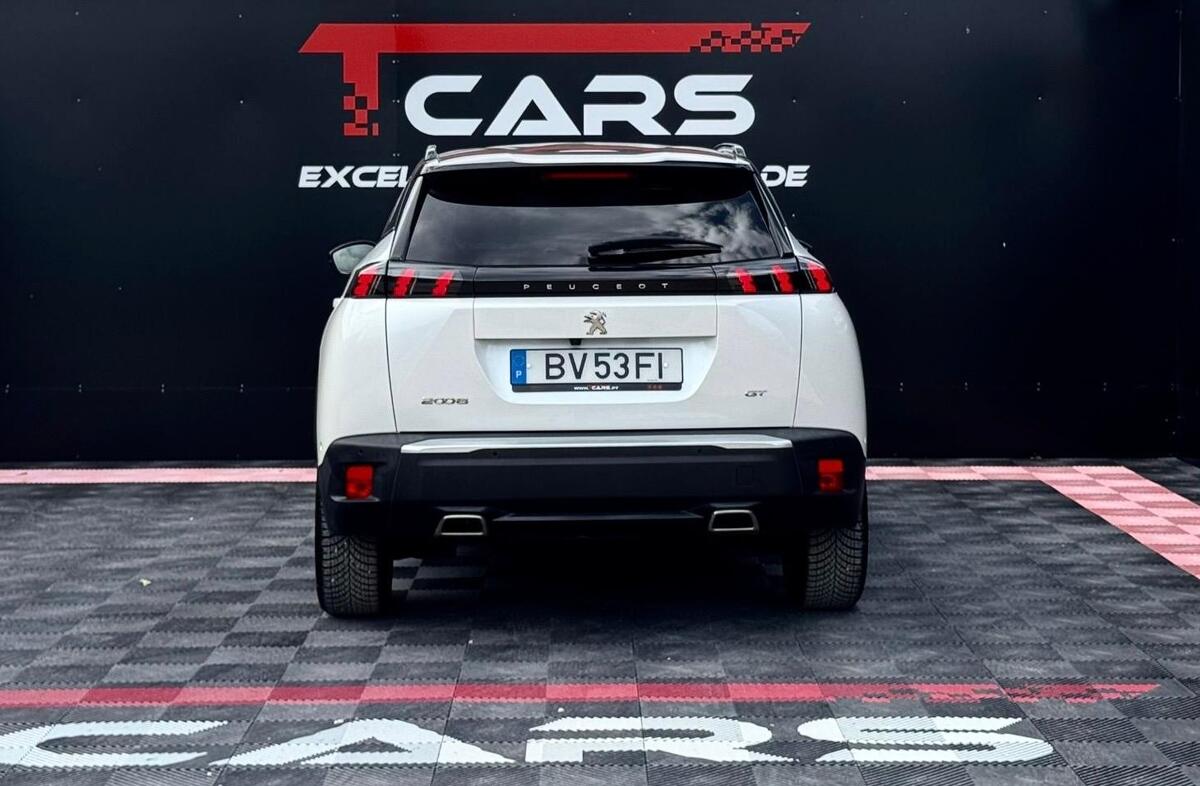 PEUGEOT 2008 1.2 PureTech GT