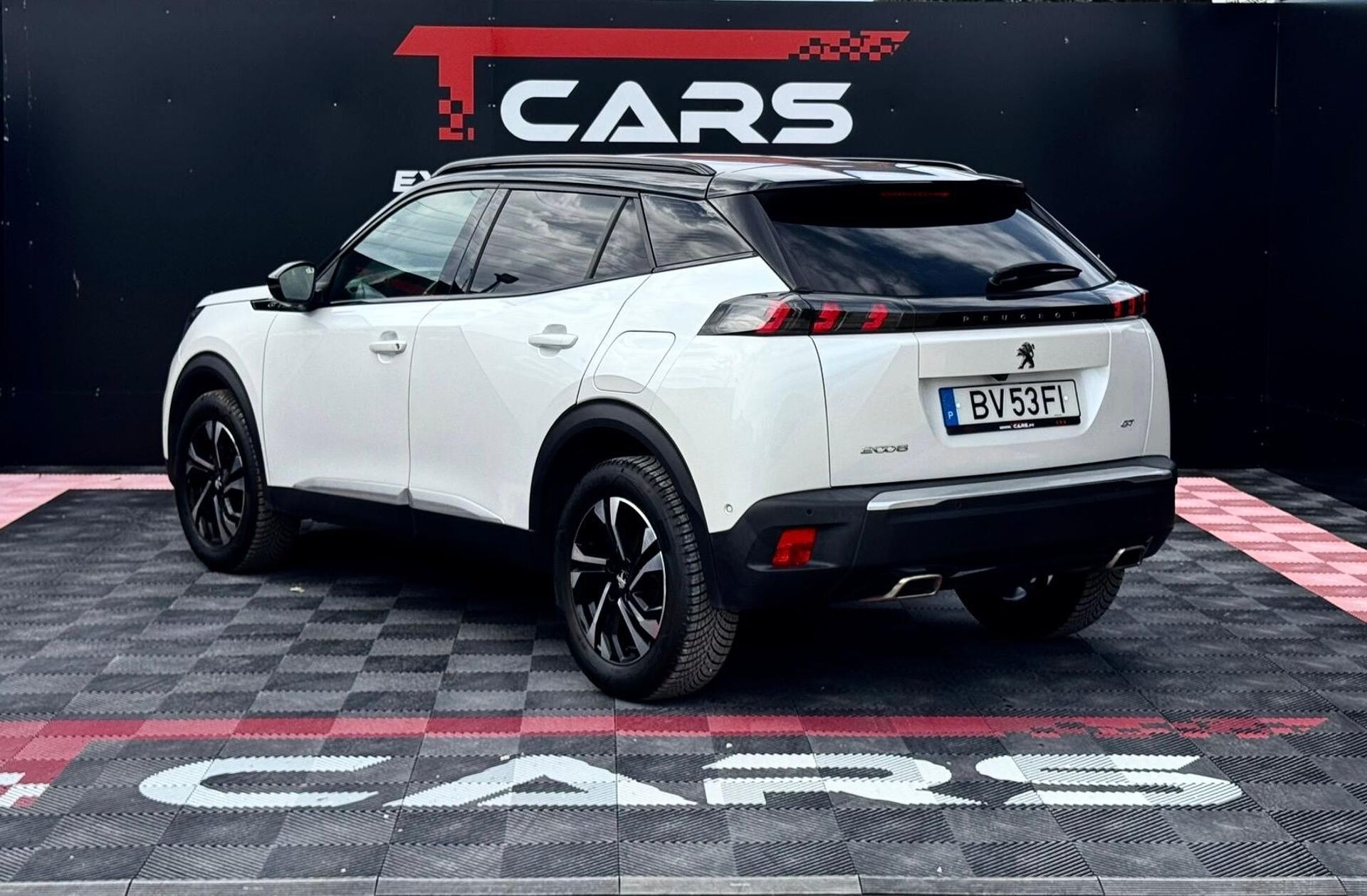 PEUGEOT 2008 1.2 PureTech GT