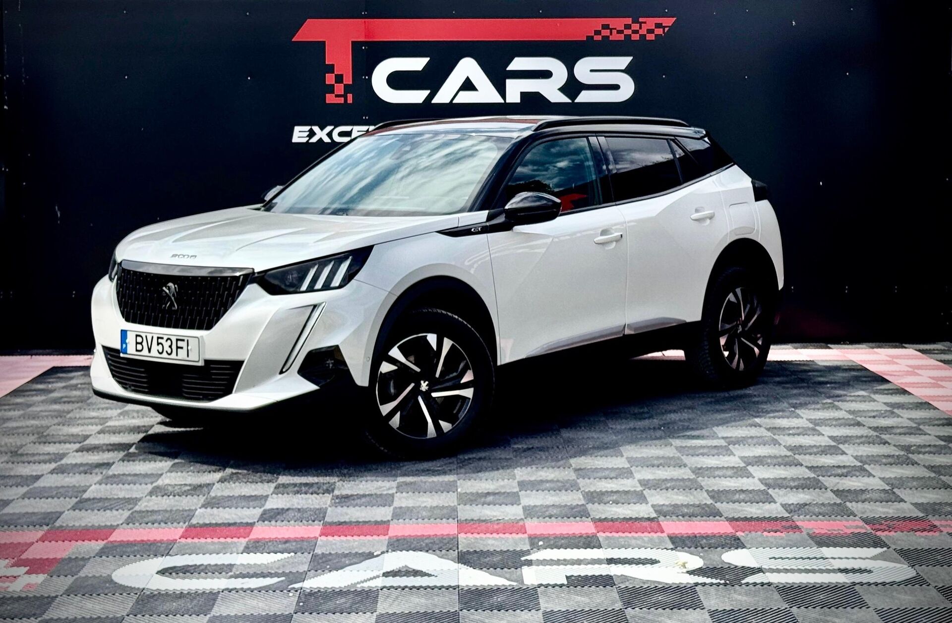 PEUGEOT 2008 1.2 PureTech GT