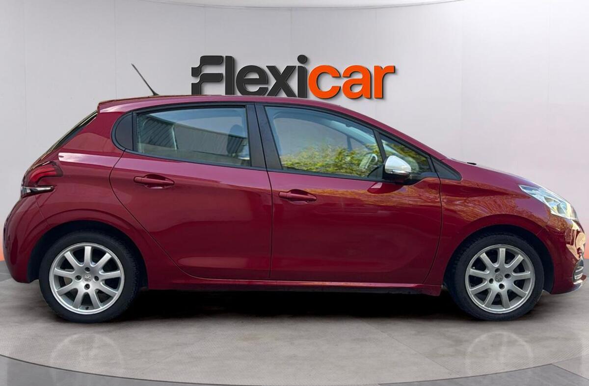 PEUGEOT 208 1.2 PureTech Style