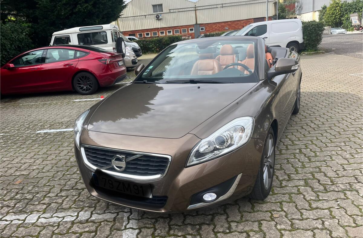 VOLVO C70 2.0 D4 Momentum Geartronic