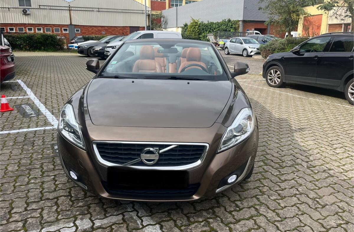 VOLVO C70 2.0 D4 Momentum Geartronic