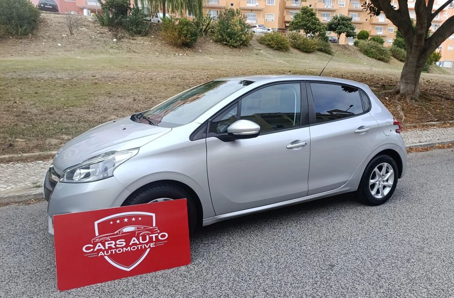 PEUGEOT 208 1.6 BlueHDi Style