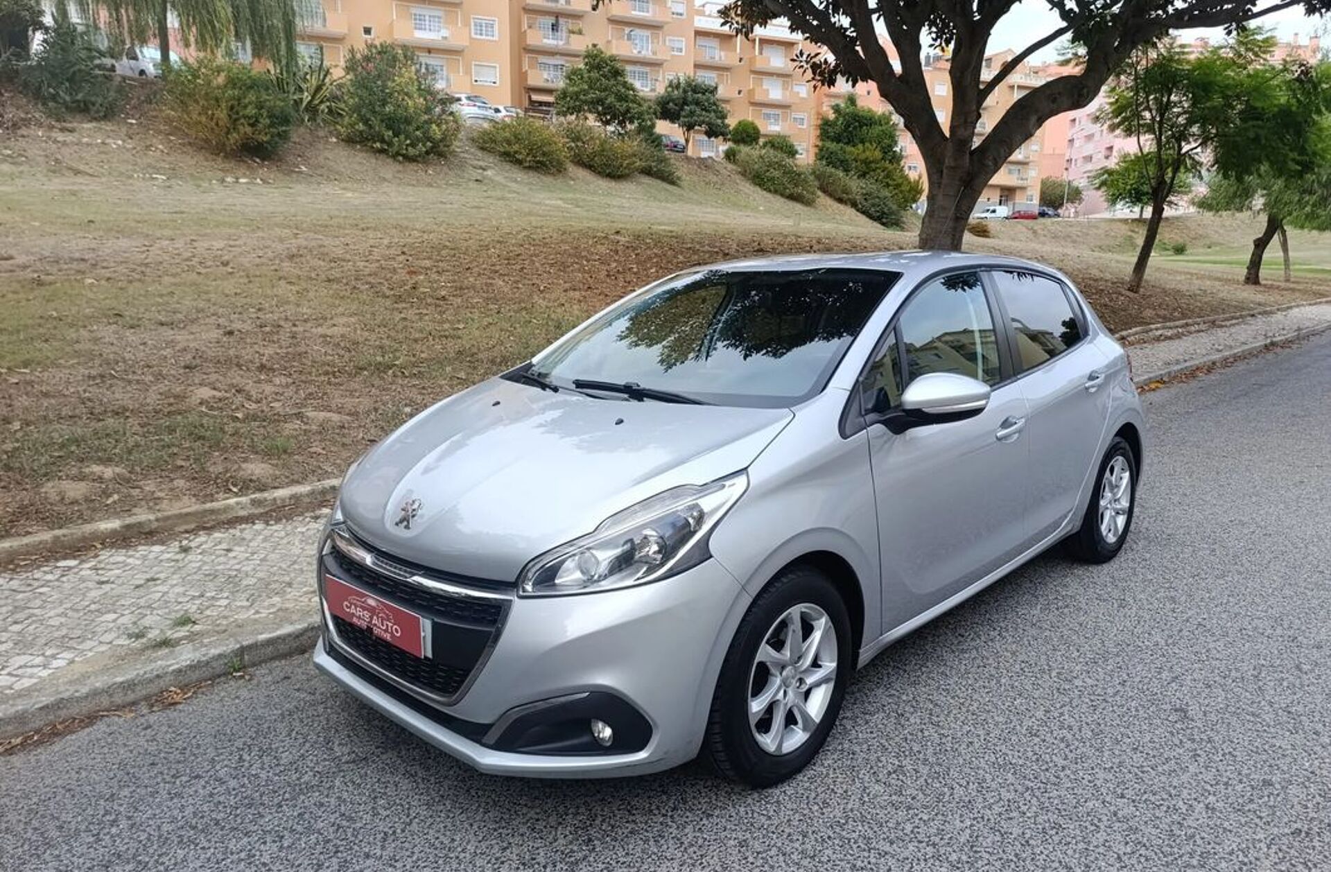 PEUGEOT 208 1.6 BlueHDi Style