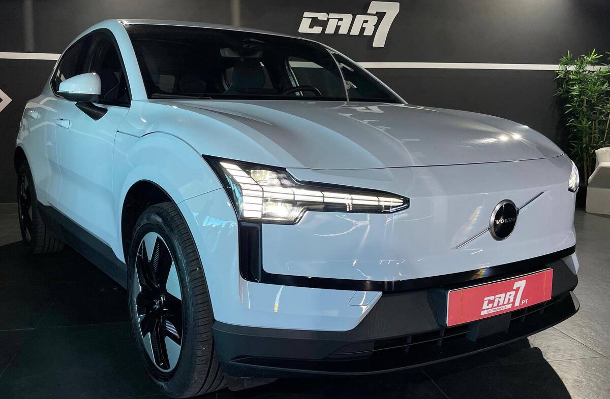 VOLVO EX30 69 kWh Single Motor Extended Range Core