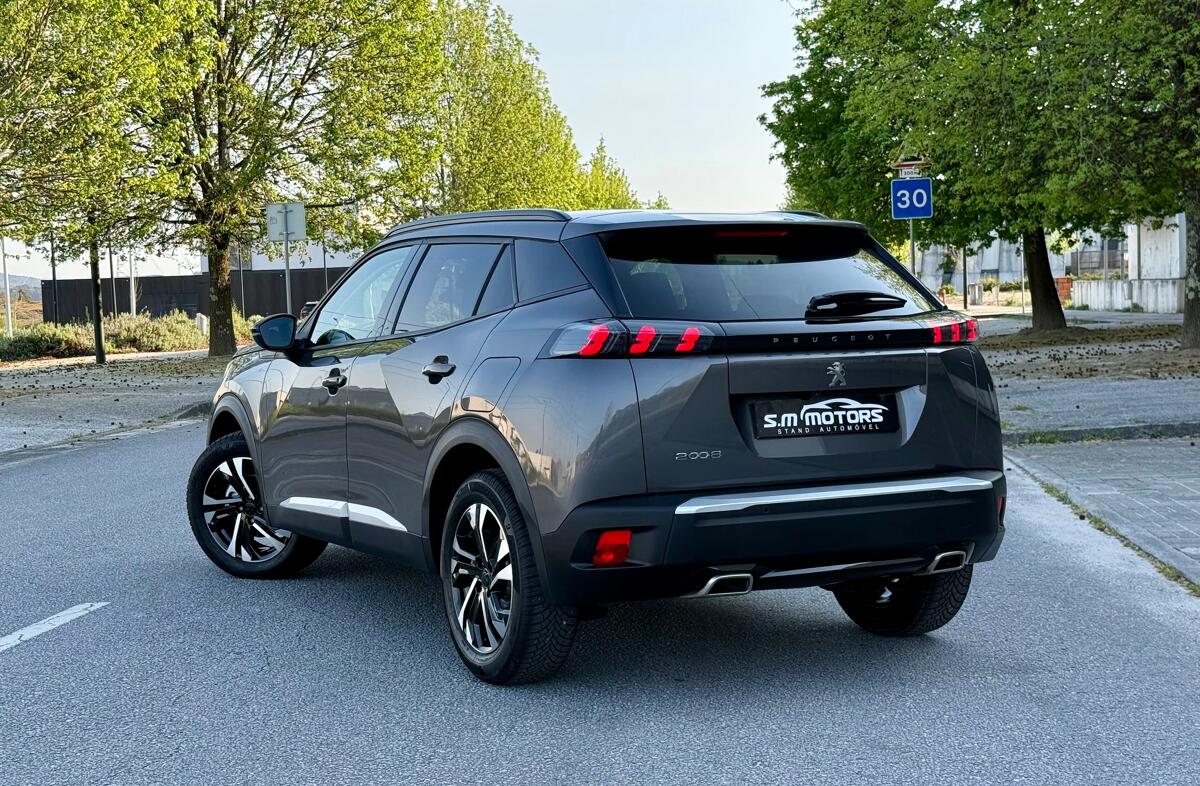 PEUGEOT 2008 1.2 PureTech Allure Pack EAT8