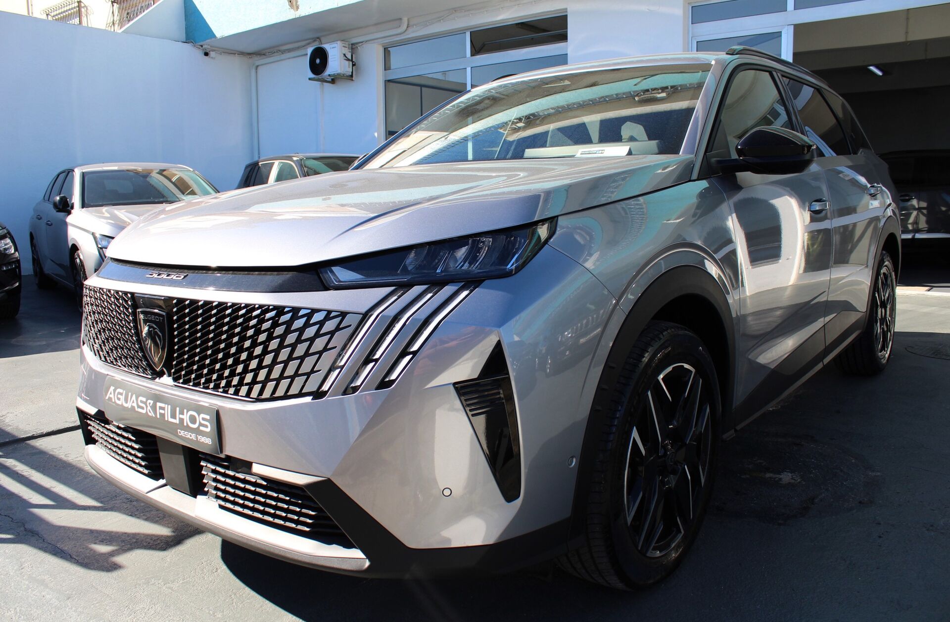 PEUGEOT 5008 1.2 Hybrid Allure e-DCS6