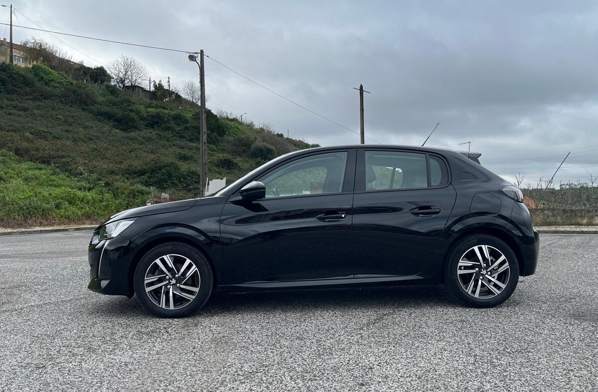 PEUGEOT 208 1.2 PureTech Allure