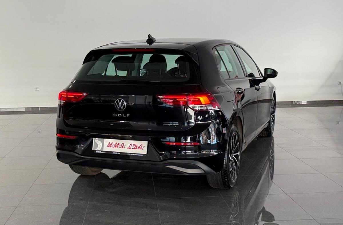 VOLKSWAGEN Golf 1.5 TSI Life