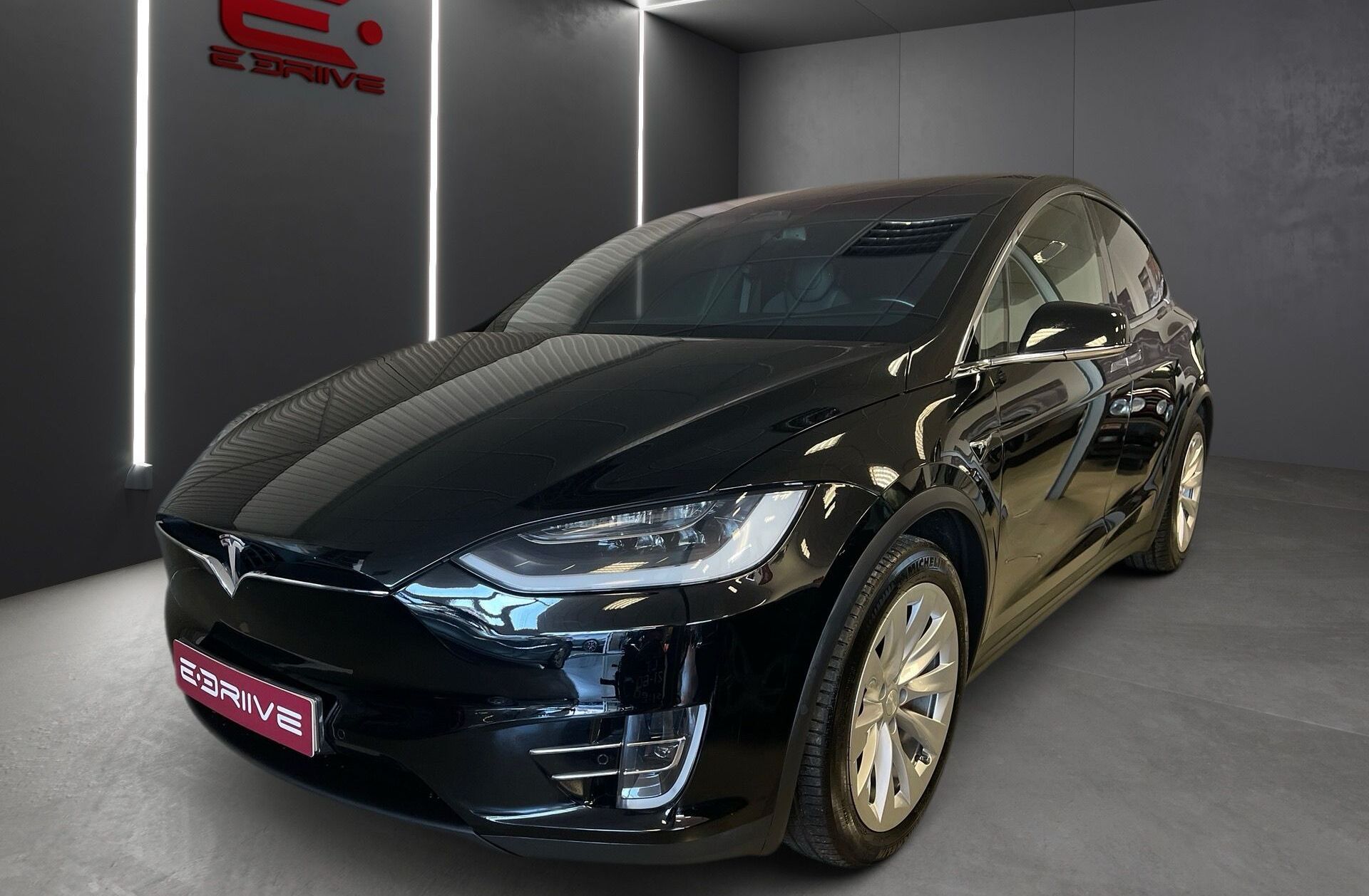 TESLA Model X 75D