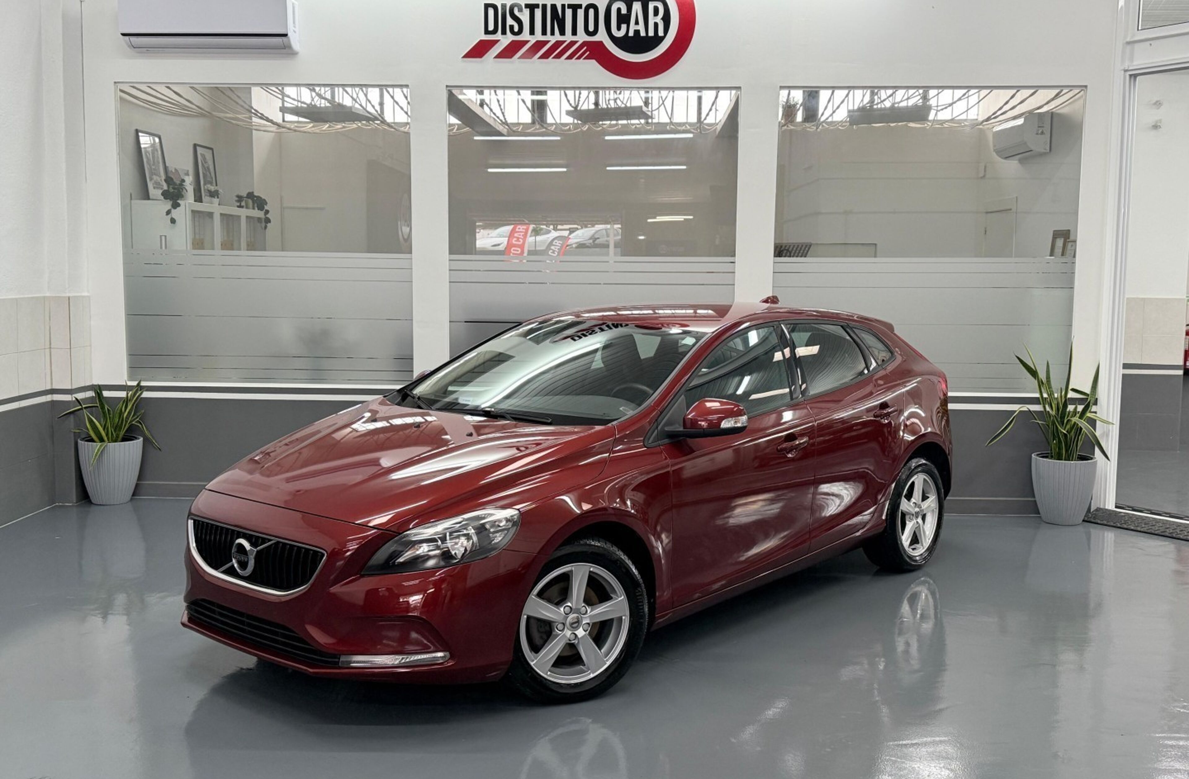 VOLVO V40 2.0 D2 Momentum
