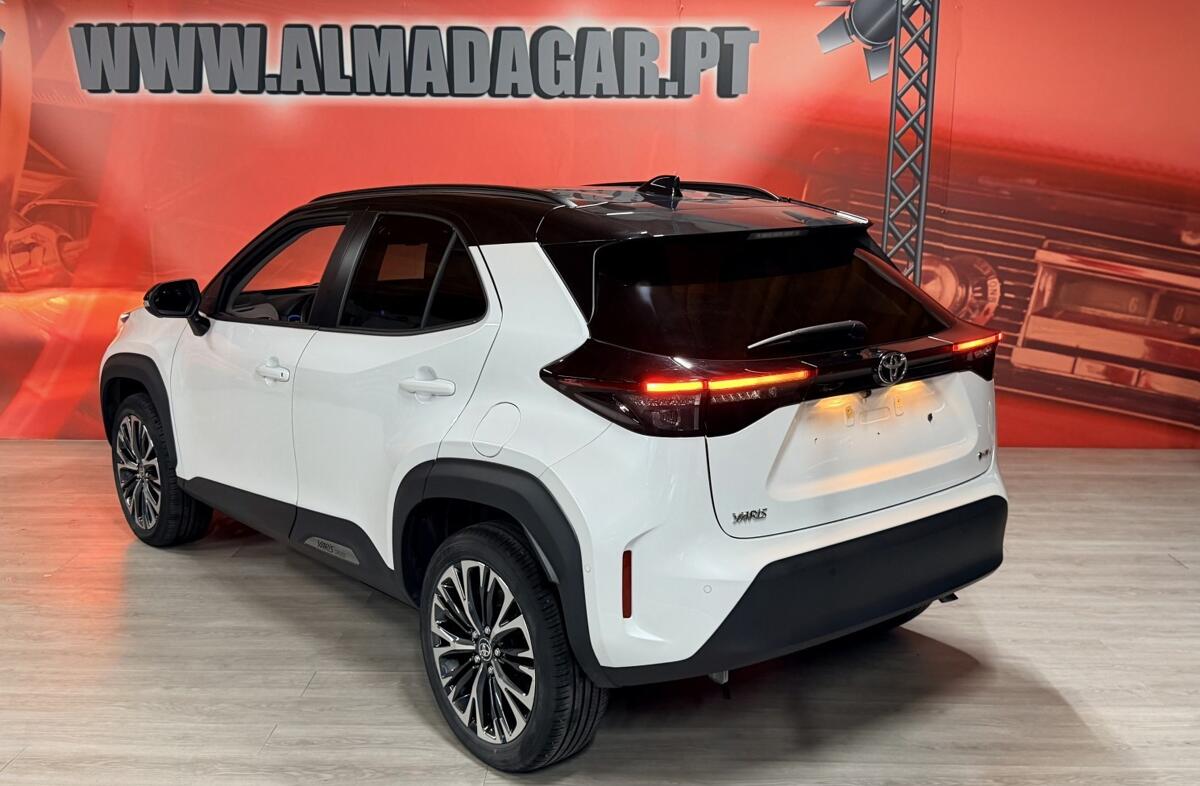 TOYOTA Yaris Cross 1.5 HDF Premiere Edition