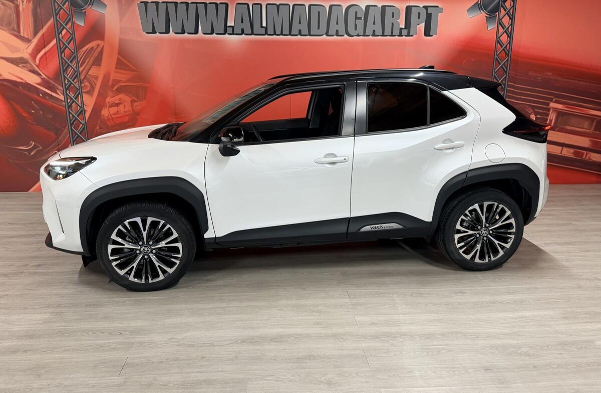 TOYOTA Yaris Cross 1.5 HDF Premiere Edition