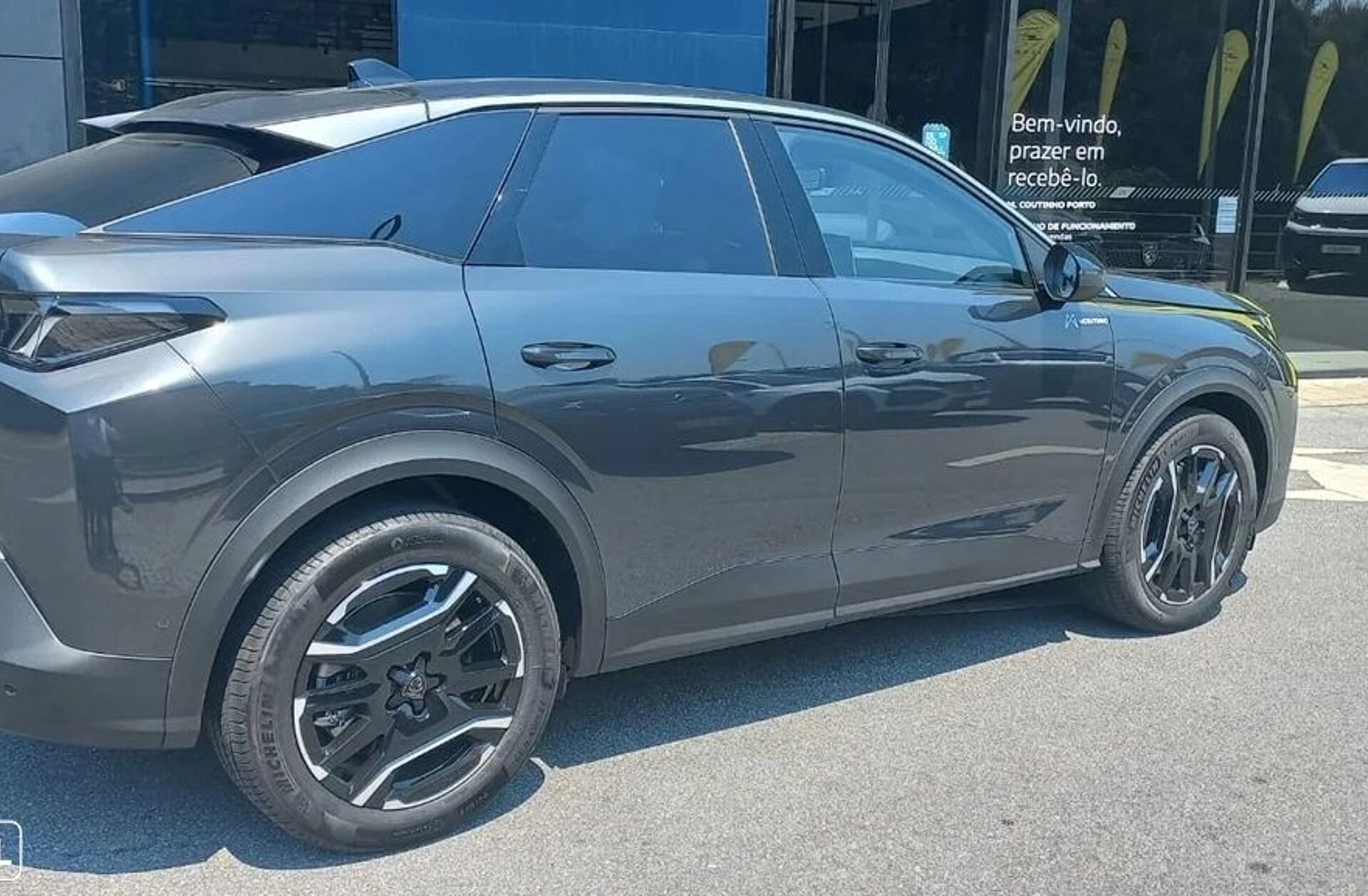 PEUGEOT 3008 e- 73 kWh Allure