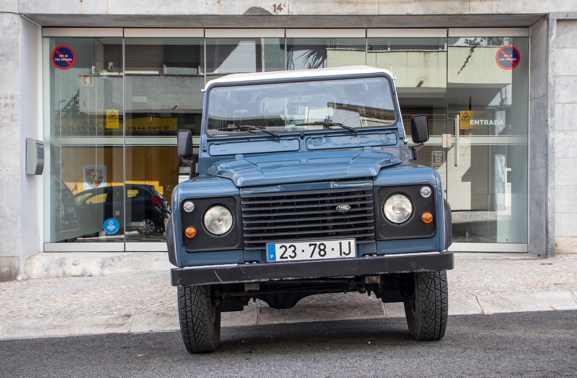 LAND ROVER Defender 90 2.5 TDi Metal Top