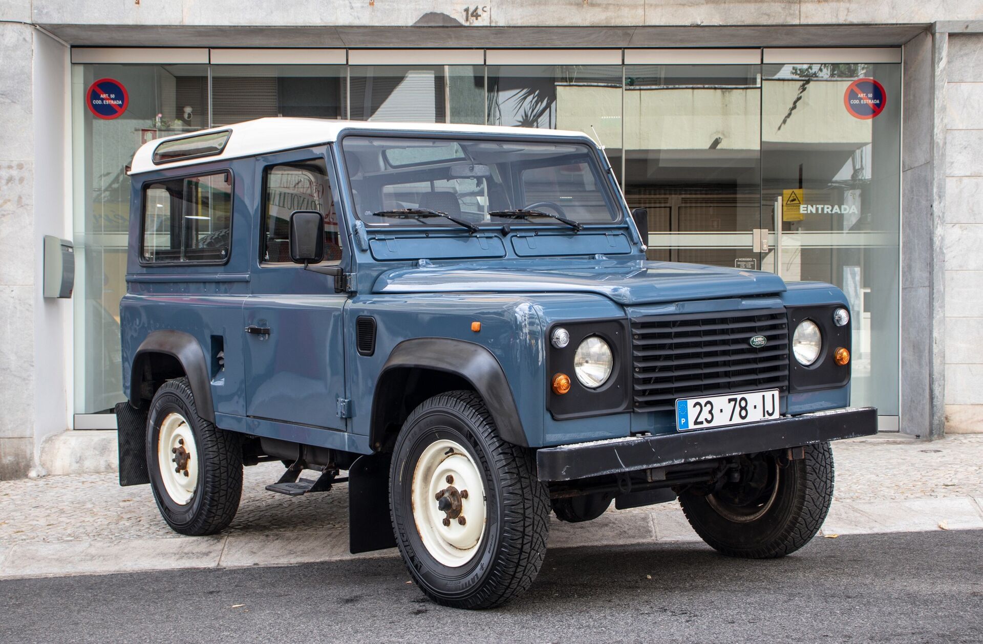 LAND ROVER Defender 90 2.5 TDi Metal Top