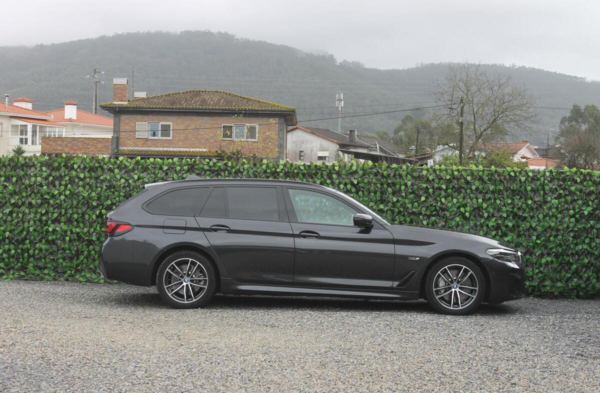 BMW Serie-5 530 e Pack Desportivo M