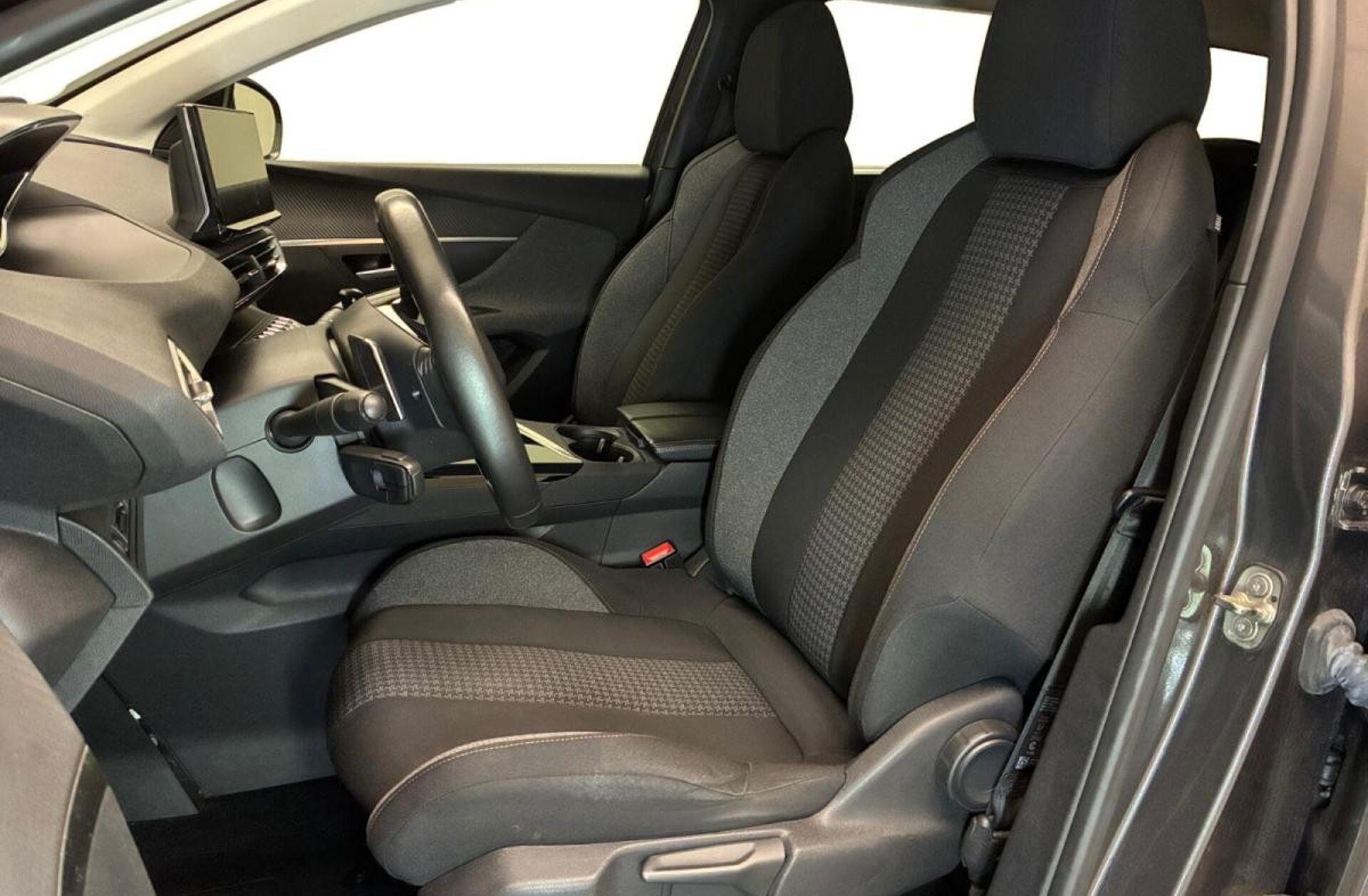 PEUGEOT 5008 1.5 BlueHDi Active Pack EAT8