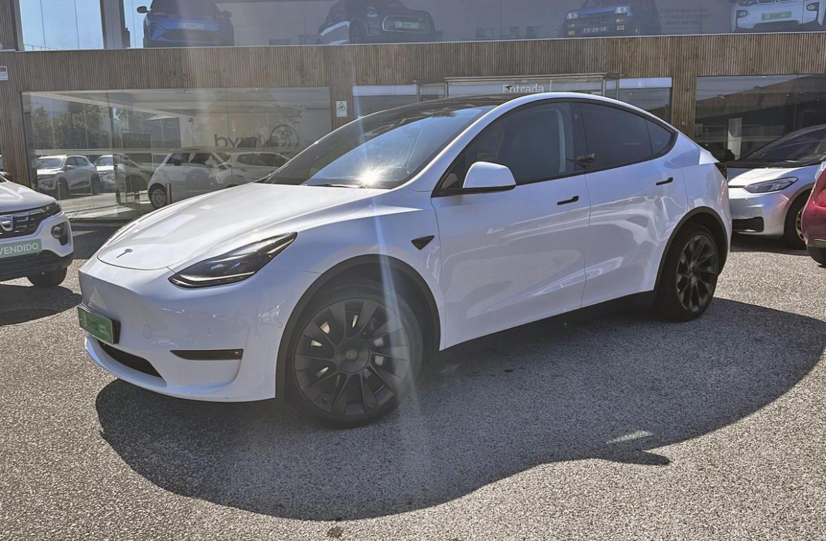 TESLA Model Y Long Range Tração Integral