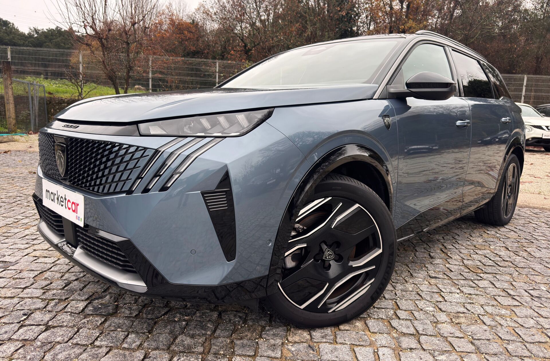 PEUGEOT 5008 e- 73 kWh GT