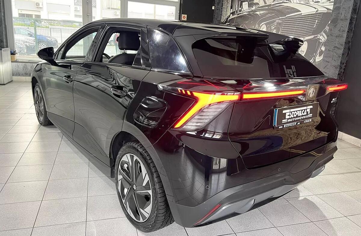 MG MG4 64 kWh Luxury