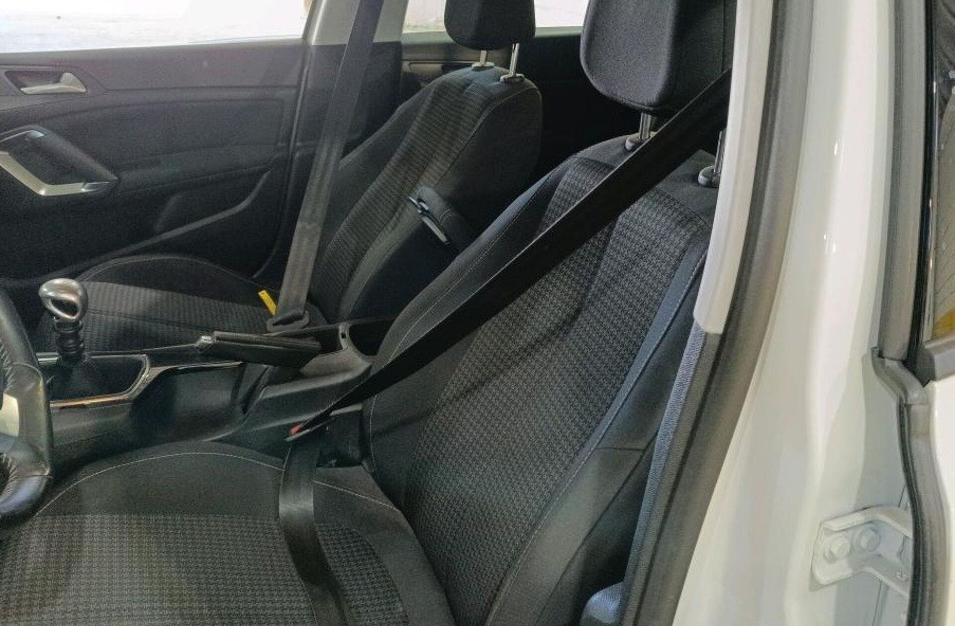 PEUGEOT 308 1.5 BlueHDi Business Line