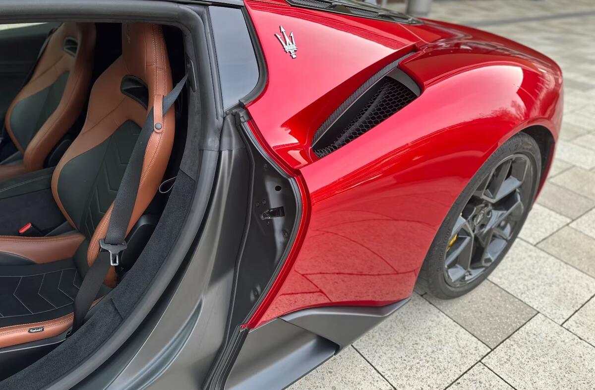 MASERATI MC20 3.0 V6