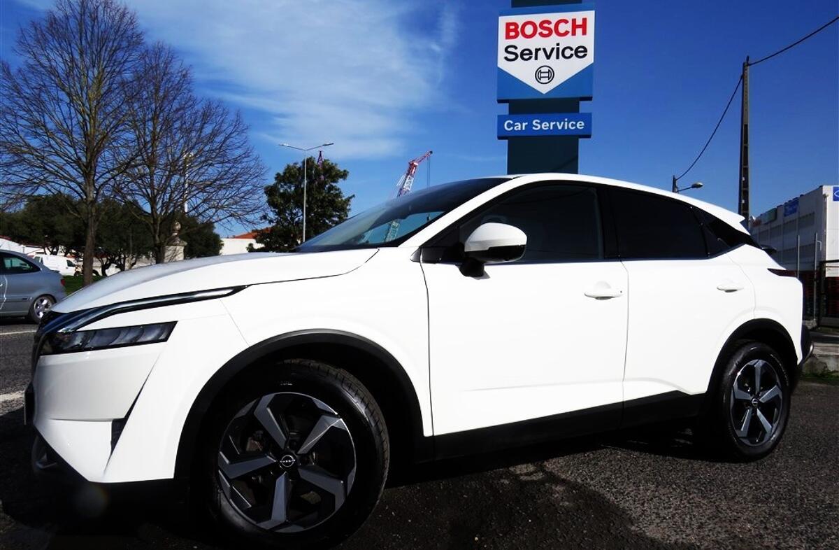 NISSAN Qashqai 1.3 DIG-T N-Connecta Xtronic