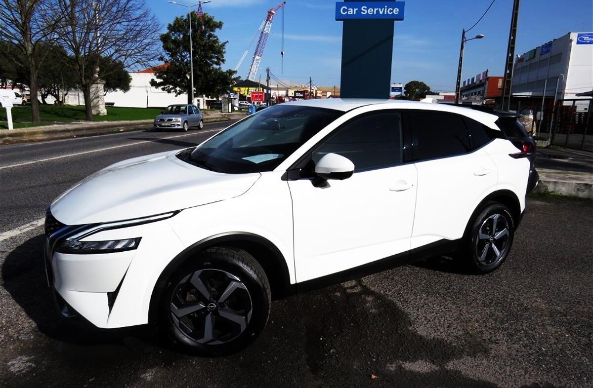 NISSAN Qashqai 1.3 DIG-T N-Connecta Xtronic