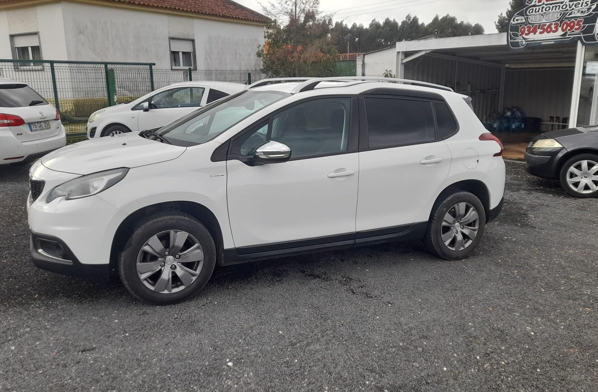 PEUGEOT 2008 1.2 PureTech Style