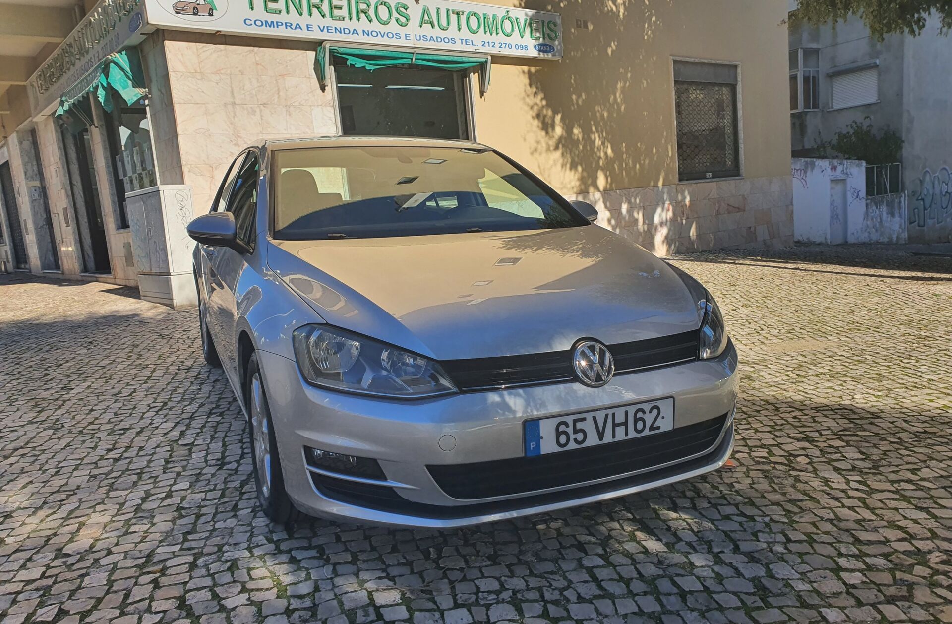VOLKSWAGEN Golf 1.0 TSI Confortline
