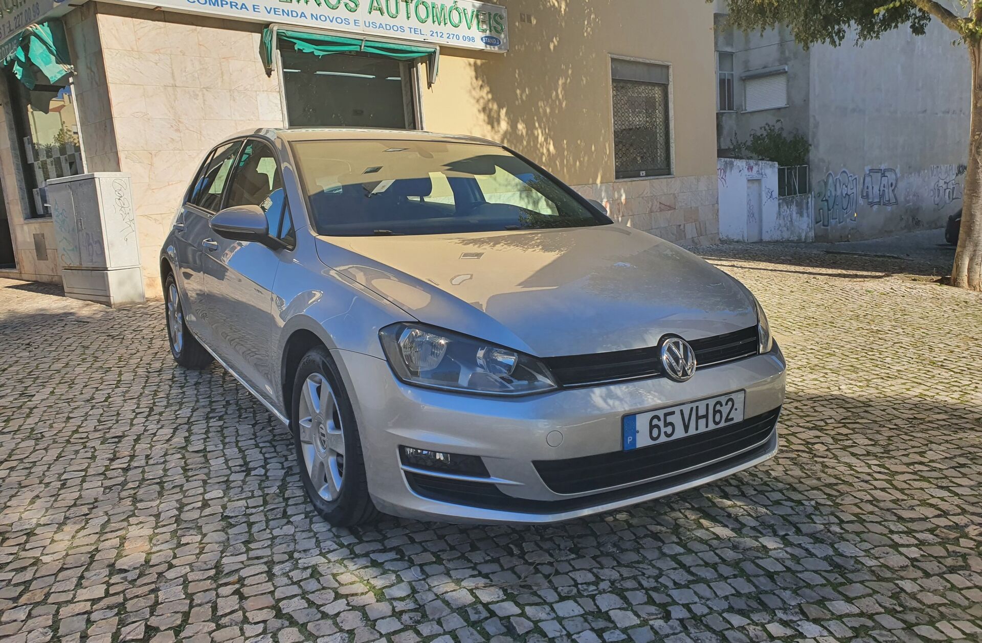 VOLKSWAGEN Golf 1.0 TSI Confortline